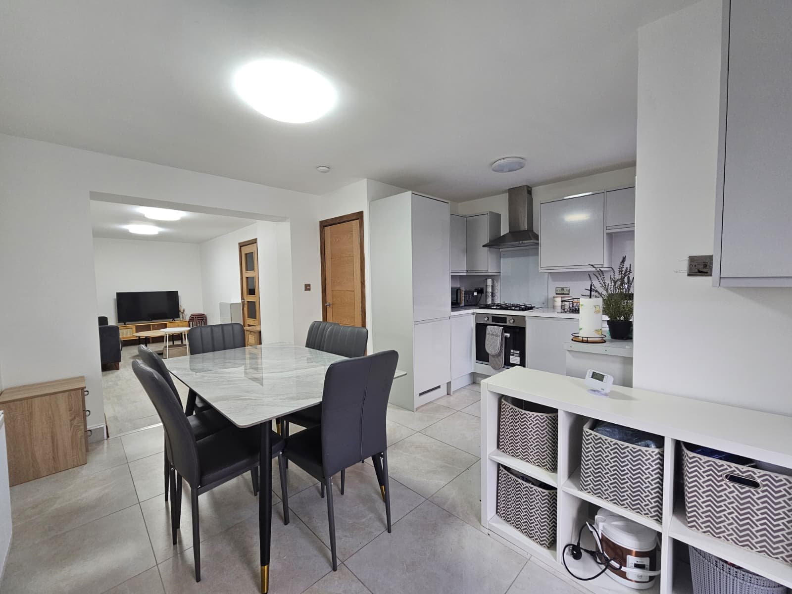 Near Old Trafford | Modern 4BR House for 7 Guests