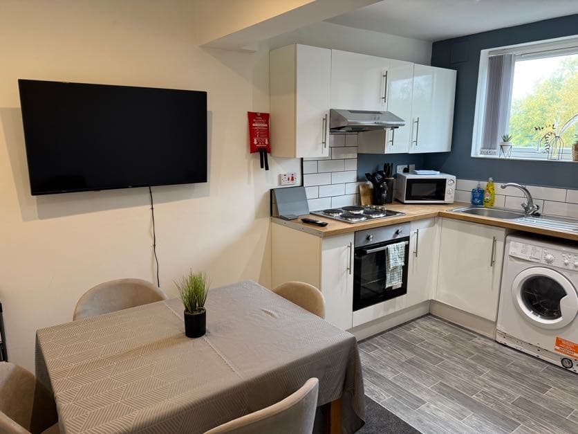 Casa Cove 2BR Flat Free Parking, 5 min to Hospital - Image 5
