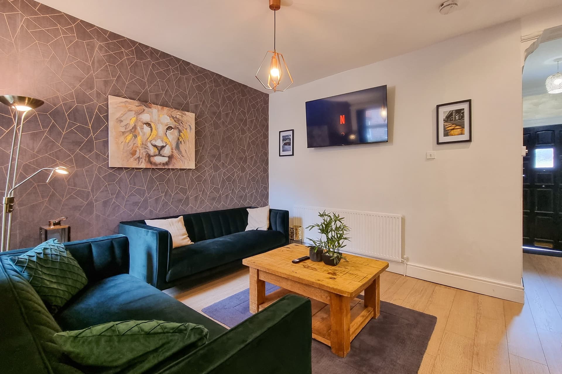 Rustic Ebony Suite with Free Parking
