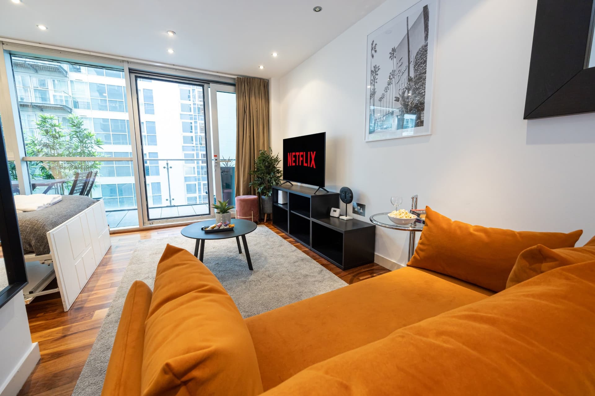 Sunset Haven Studio with Balcony and Free Parking - Image 3