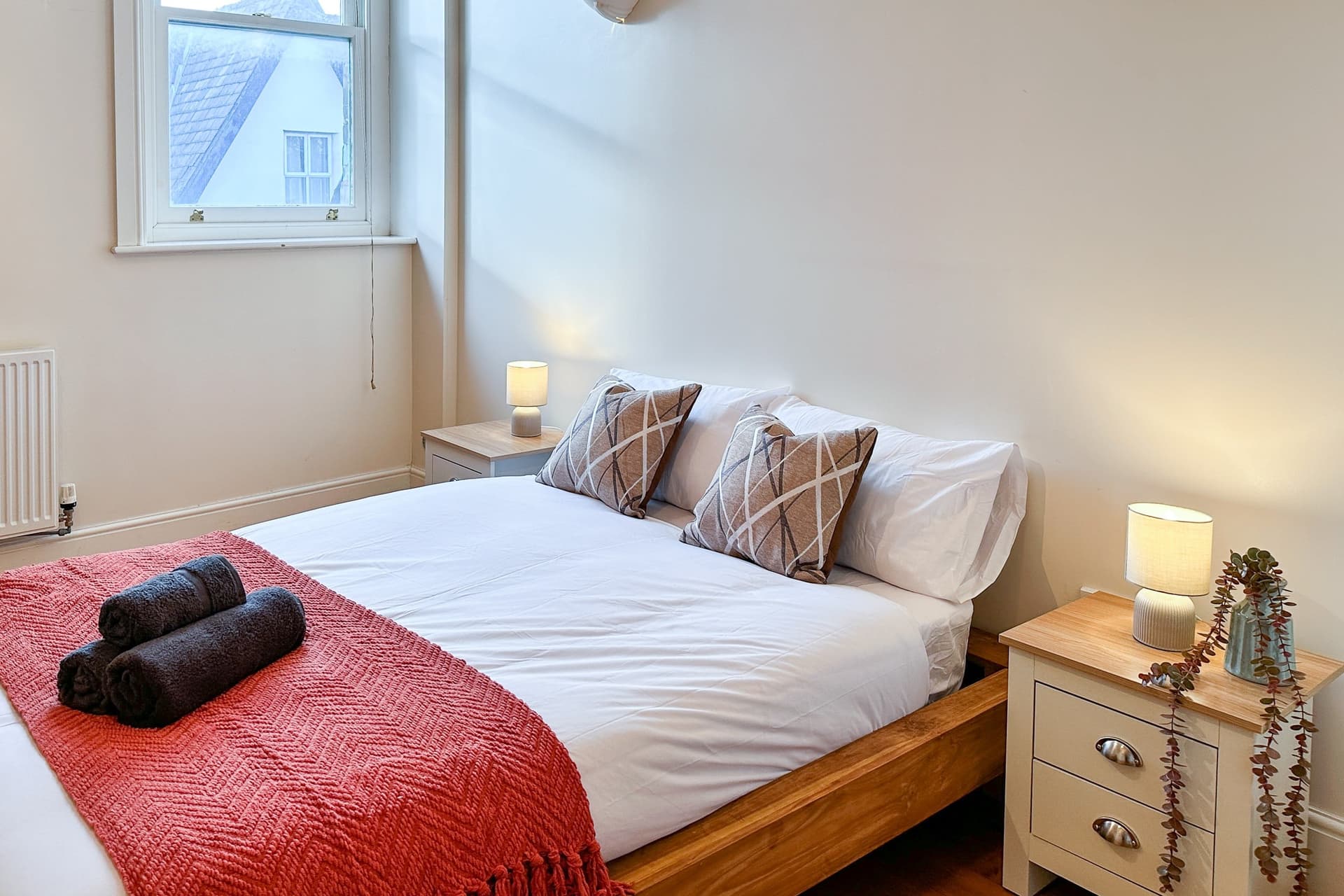 Whalley Range Hideaway 7mins to City with Parking