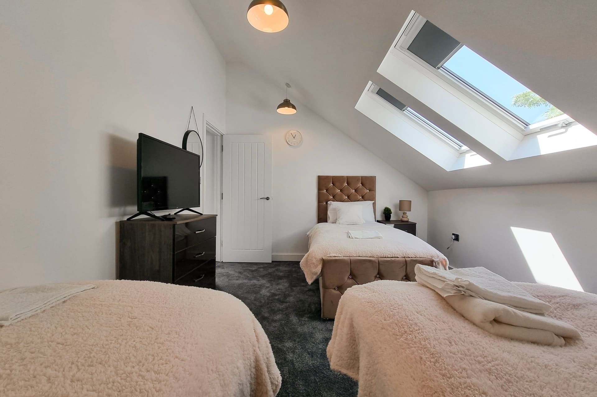 Harmony Living Modern New Build with Parking - Image 5